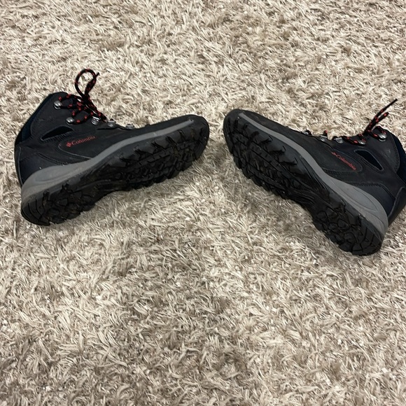 Women’s Columbia hiker 9.5 - Picture 2 of 7